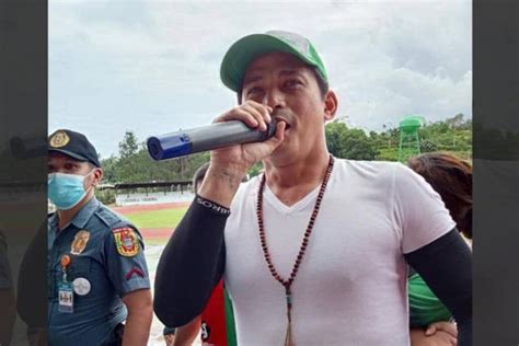 Questions as actor Robin Padilla leads senatorial race .